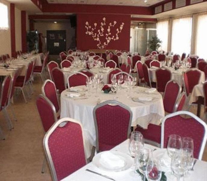 Hotel Casa Marzo Каріньєна Екстер'єр фото